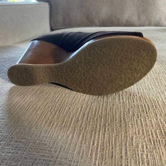 Steve Madden Brown Suede 4.25 inch Wedges - Style Cristan - Size 9.5 - Worn once - Picture 8 of 15